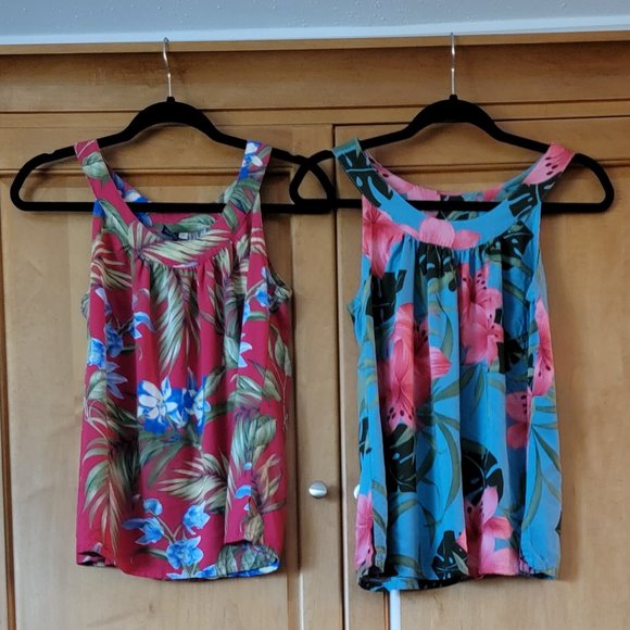 Hibiscus Collection Hawaii Tops - **TWO Pieces** Hibiscus Collection Hawaii Halter Swing Tops - Small